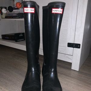 Black HUNTER rain boots- tall